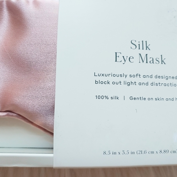 Home Spa Care Kit w/ Luxe Silk Eye Mask & Warming Weighted Body Heat Wrap - Picture 3 of 5